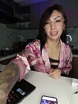 Sarahlove_90's cam snapshot