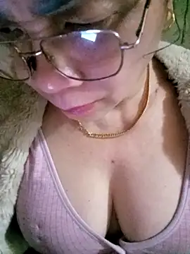 small-house123's cam snapshot