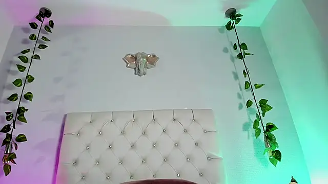 Isabella_Flowers's cam snapshot