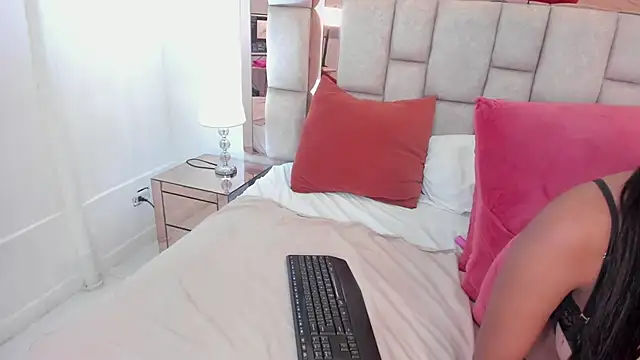 shelsynova live sex cam