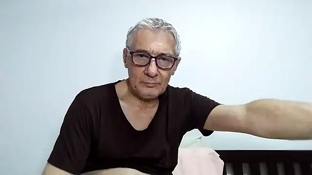 BIGUNCUTHARDCOCK live sex cam