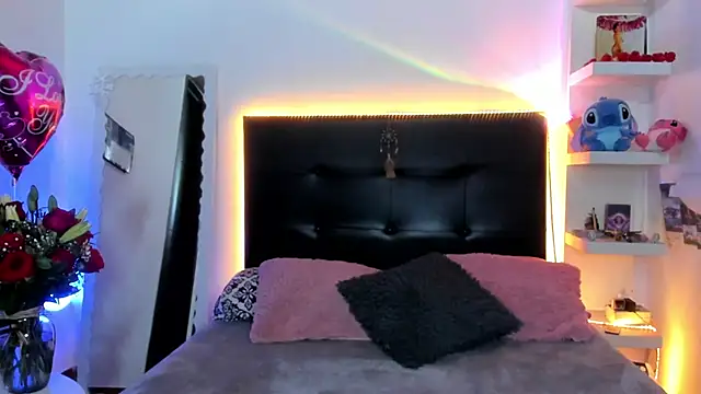 angela_black_hair's cam snapshot