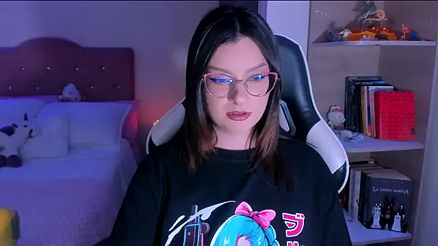 OphelianaRose33's cam snapshot