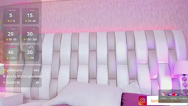 Viollet_xoxo's cam snapshot