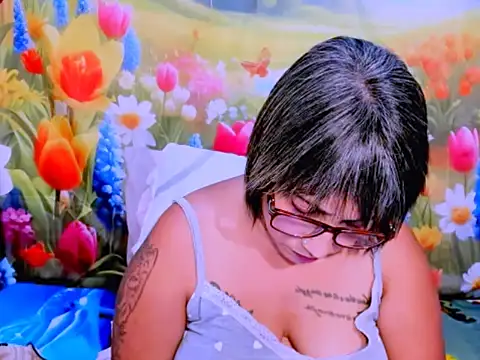 indianroxy's cam snapshot