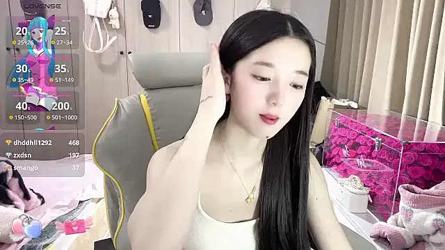 OiOi-666 live sex cam