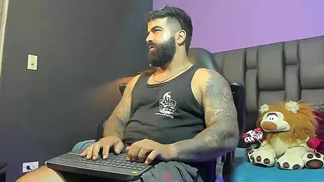 Lyon_vach live sex cam