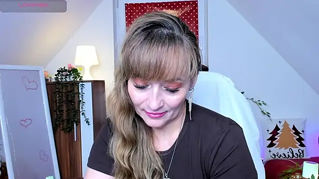 naughtymilane's cam snapshot