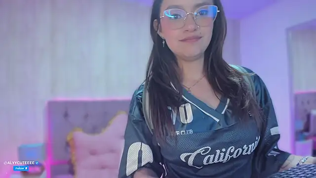 alyy_cut3's cam snapshot