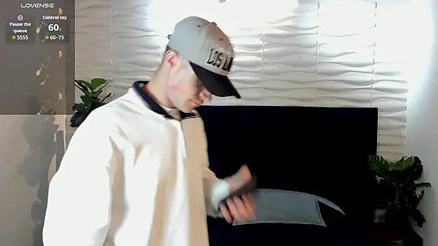 Lil_James live sex cam