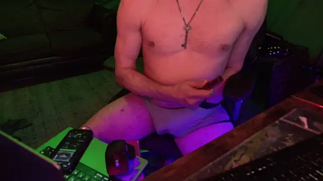 MasterDaddyCool's cam snapshot