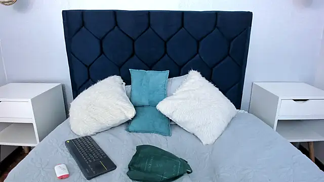 Annie_Thompson_'s cam snapshot