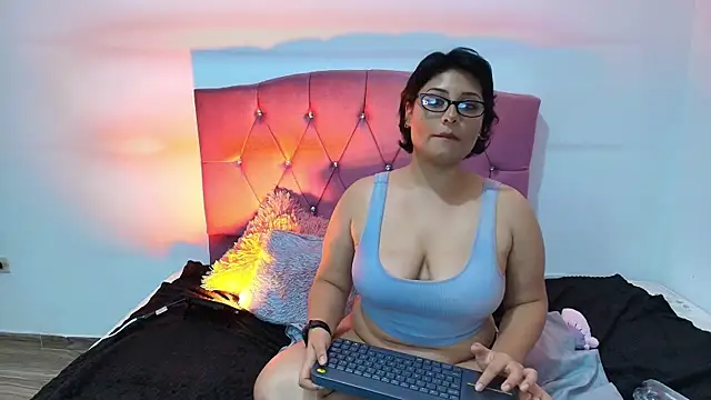 Angelic_17's cam snapshot