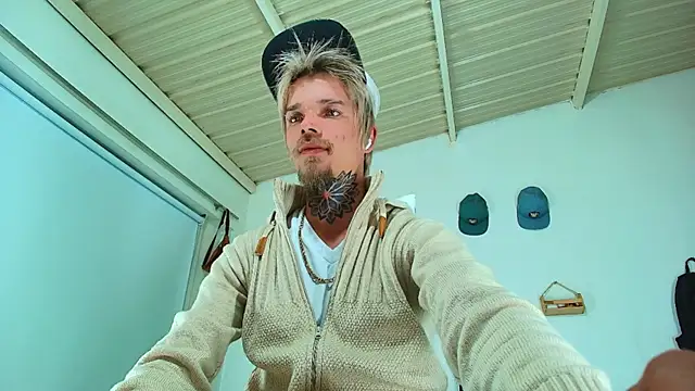 Gold_Loyal77's cam snapshot