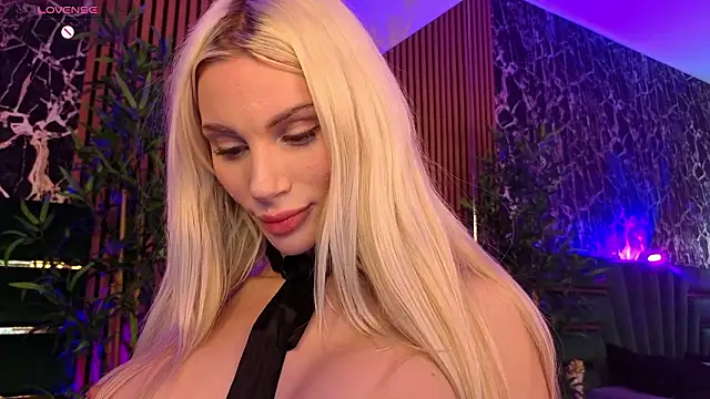 BarbieKara live sex cam