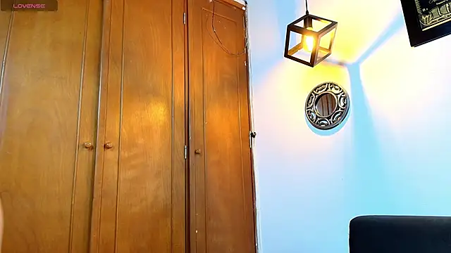 couple_lovelyds live sex cam