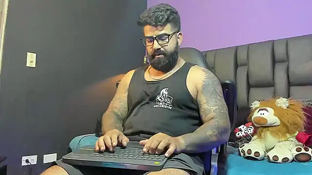 Lyon_vach live sex cam