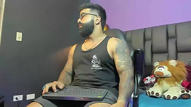 Lyon_vach live sex cam