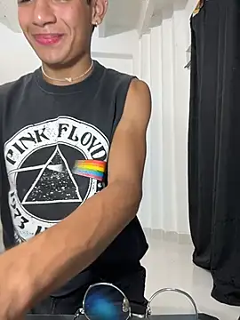 cherub_'s cam snapshot