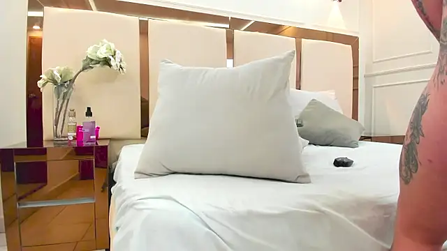 tamhy_ferrara's cam snapshot