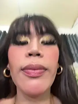 SushiPinayTS live sex cam