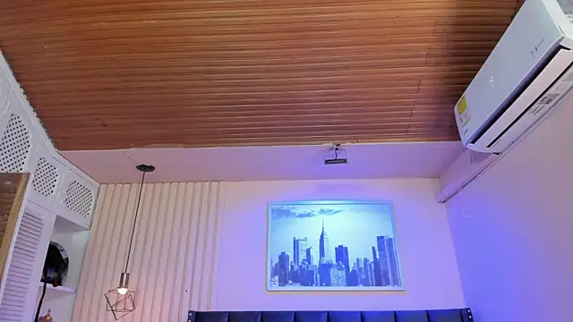 viiolett_lee's cam snapshot