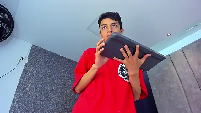 NickandAbby_'s cam snapshot