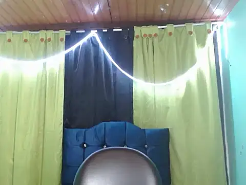 Violettadreams's cam snapshot