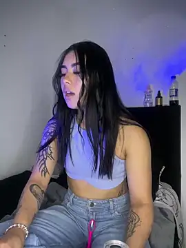 emily_24x's cam snapshot