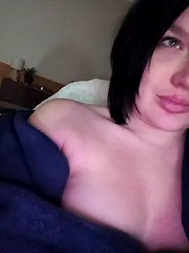 HornyCumBitch's cam snapshot