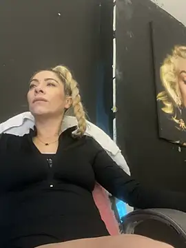 viktoria_davis_'s cam snapshot