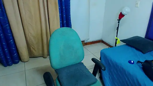 kiwii_nasty live sex cam