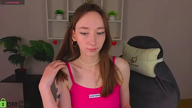 Miche1le_Allenne's cam snapshot