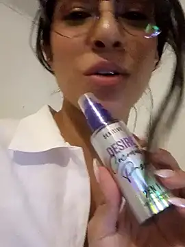 moronoiroficial's cam snapshot