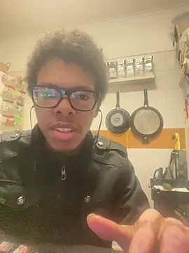 ELPikaPreta live sex cam