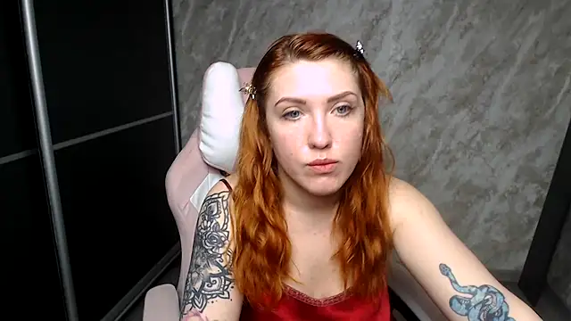 Reginasmilee live sex cam