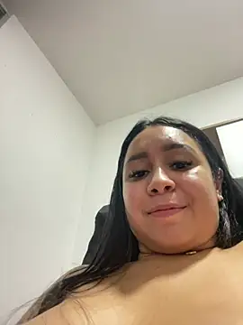 Pretty_Isadora live sex cam