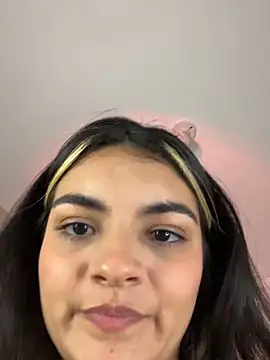 Cat2525 live sex cam