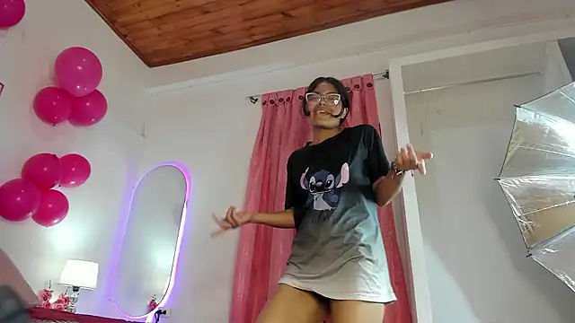 luna_velveth live sex cam