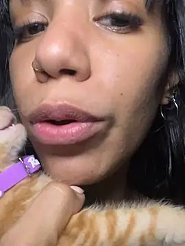 -Naomyy-'s cam snapshot