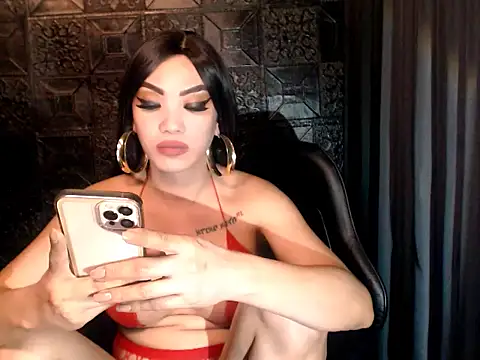 Indestructible_69 live sex cam