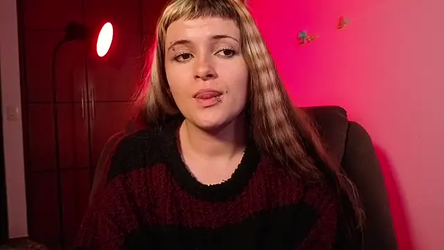 NEXT_DOOR_GIRL_'s cam snapshot