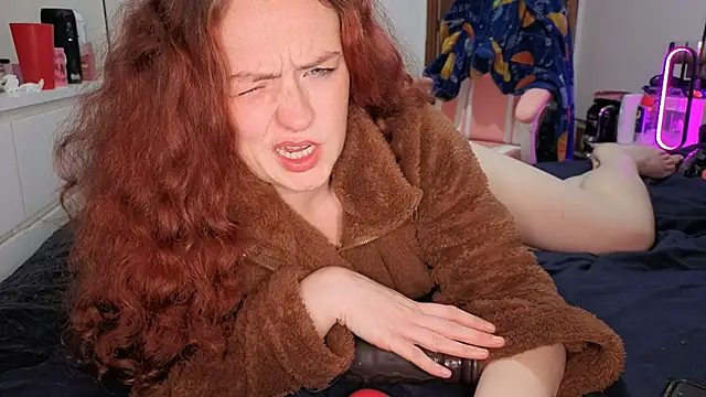 ENGLISHEMILY_69's cam snapshot