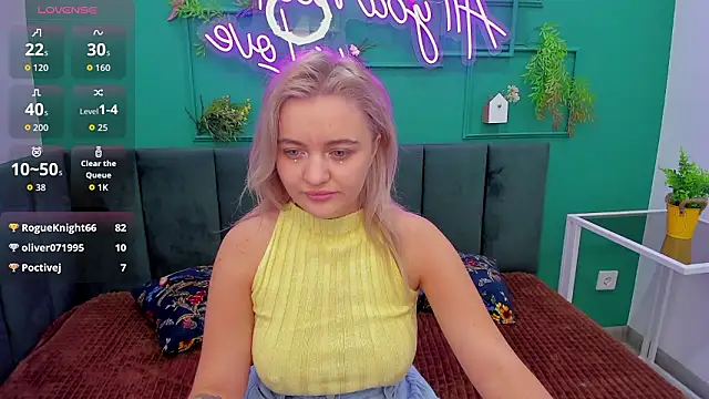 KatieBlossom_'s cam snapshot