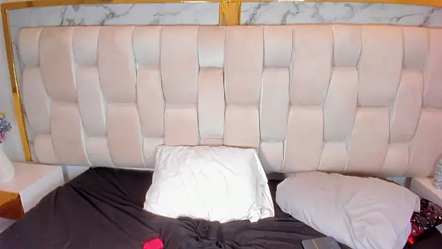 Scaarlett_22_ live sex cam