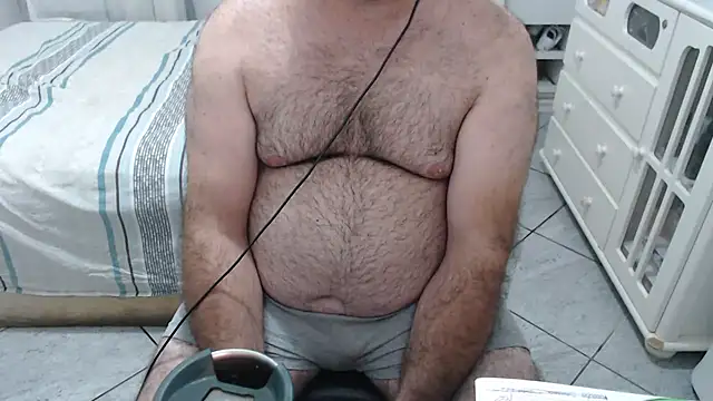 MysterBearMG live sex cam