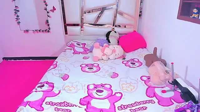 perlabeautiful's cam snapshot