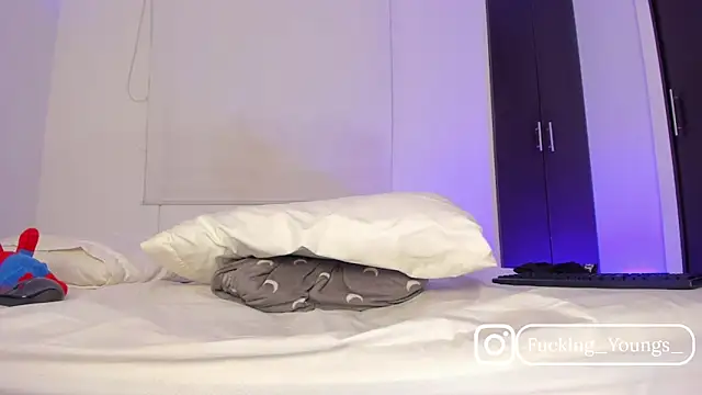 _FuckingYoungs_'s cam snapshot