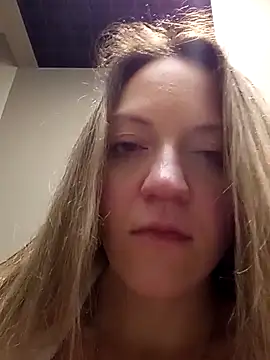 KattyLuuu's cam snapshot