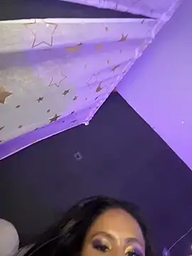 AlisonHoot69 live sex cam